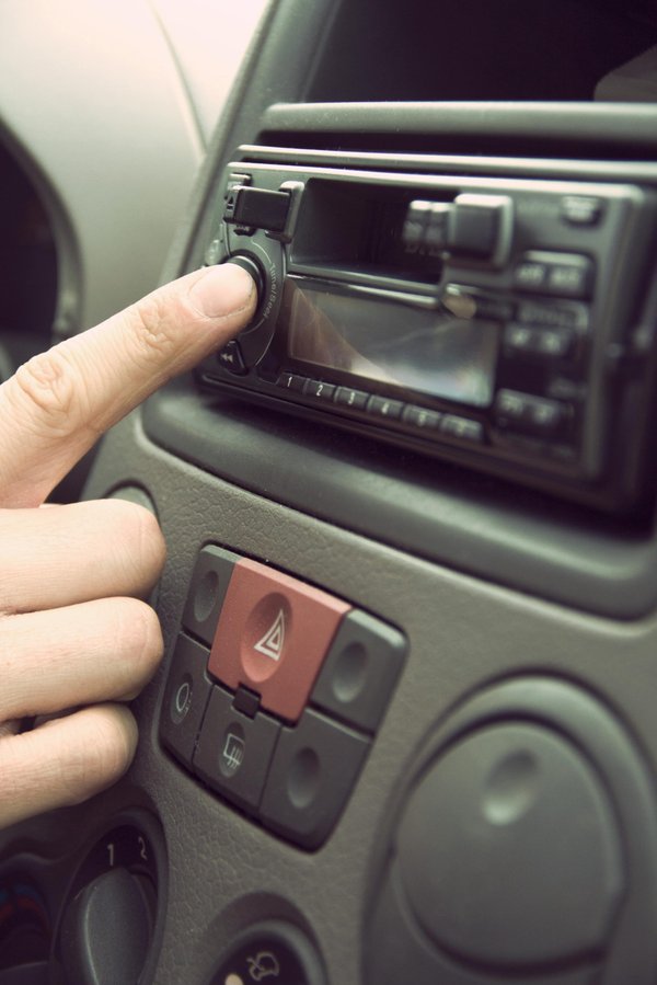 Découvrez la meilleure autoradio : comparatif et avis
